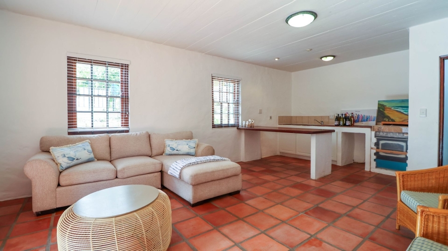 6 Bedroom Property for Sale in Kingfisher Creek Western Cape